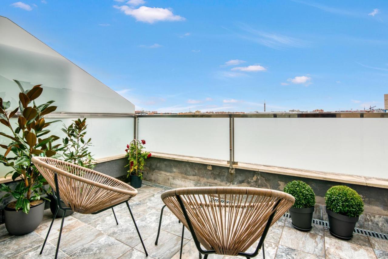 Cozy Penthouse, 20 Min To Downtown, Alcala Norte Madryt Zewnętrze zdjęcie